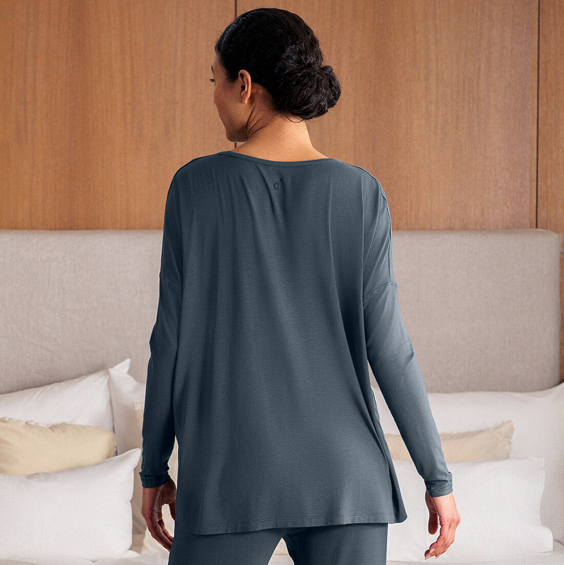 Atmungsaktives Pyjama-Top für Damen || Deep grey