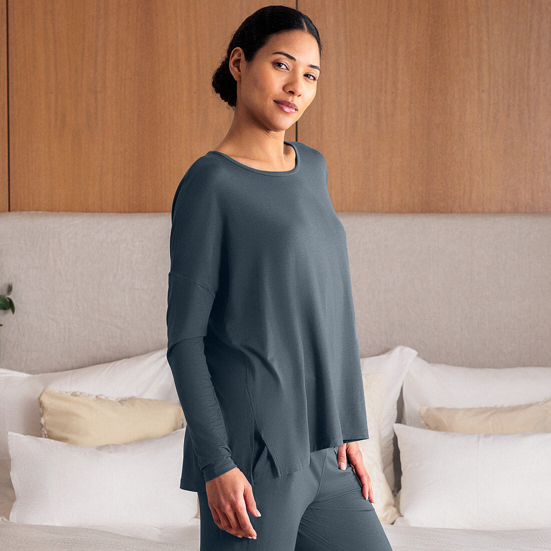Atmungsaktives Pyjama-Top für Damen || Deep grey