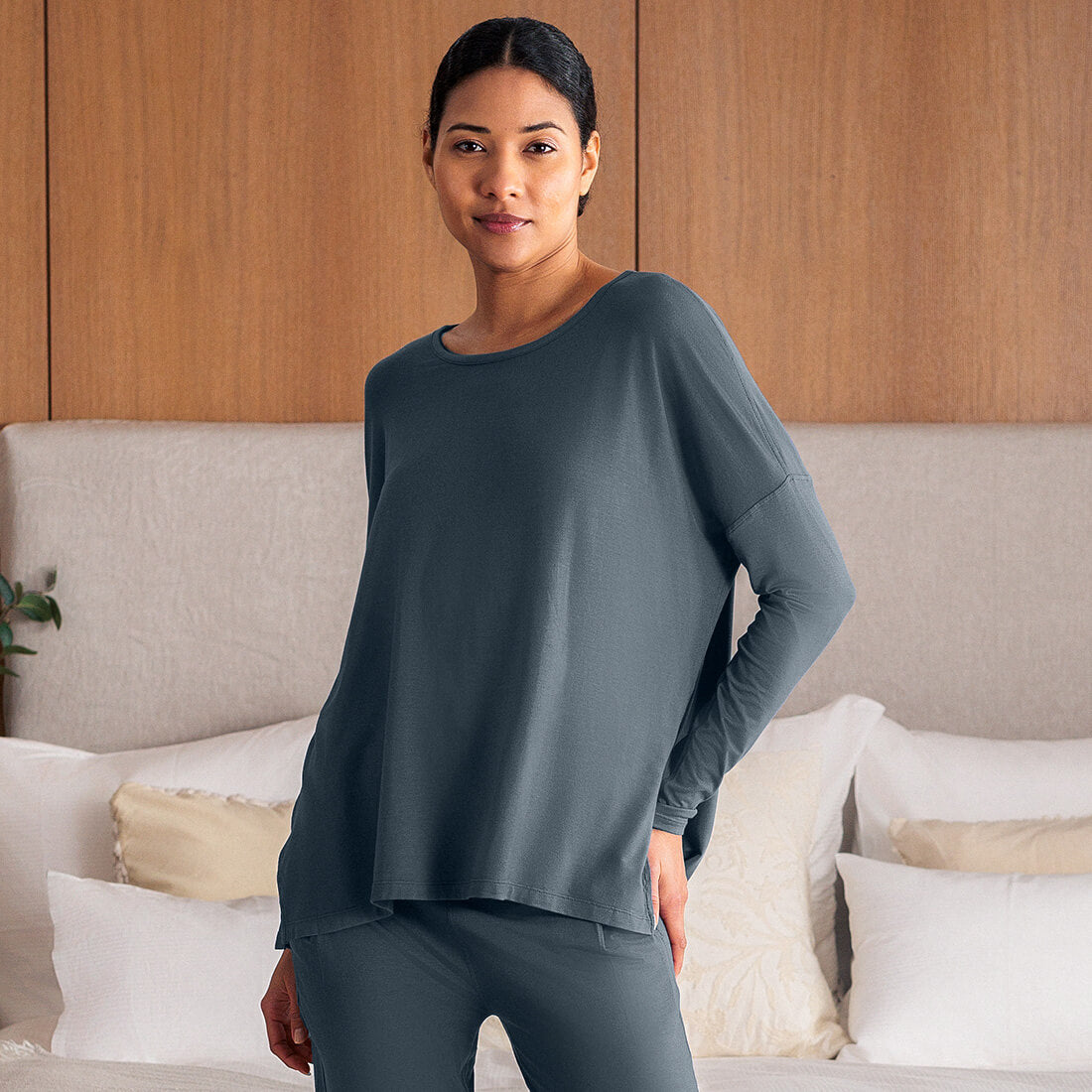 Atmungsaktives Pyjama-Top für Damen || Deep grey