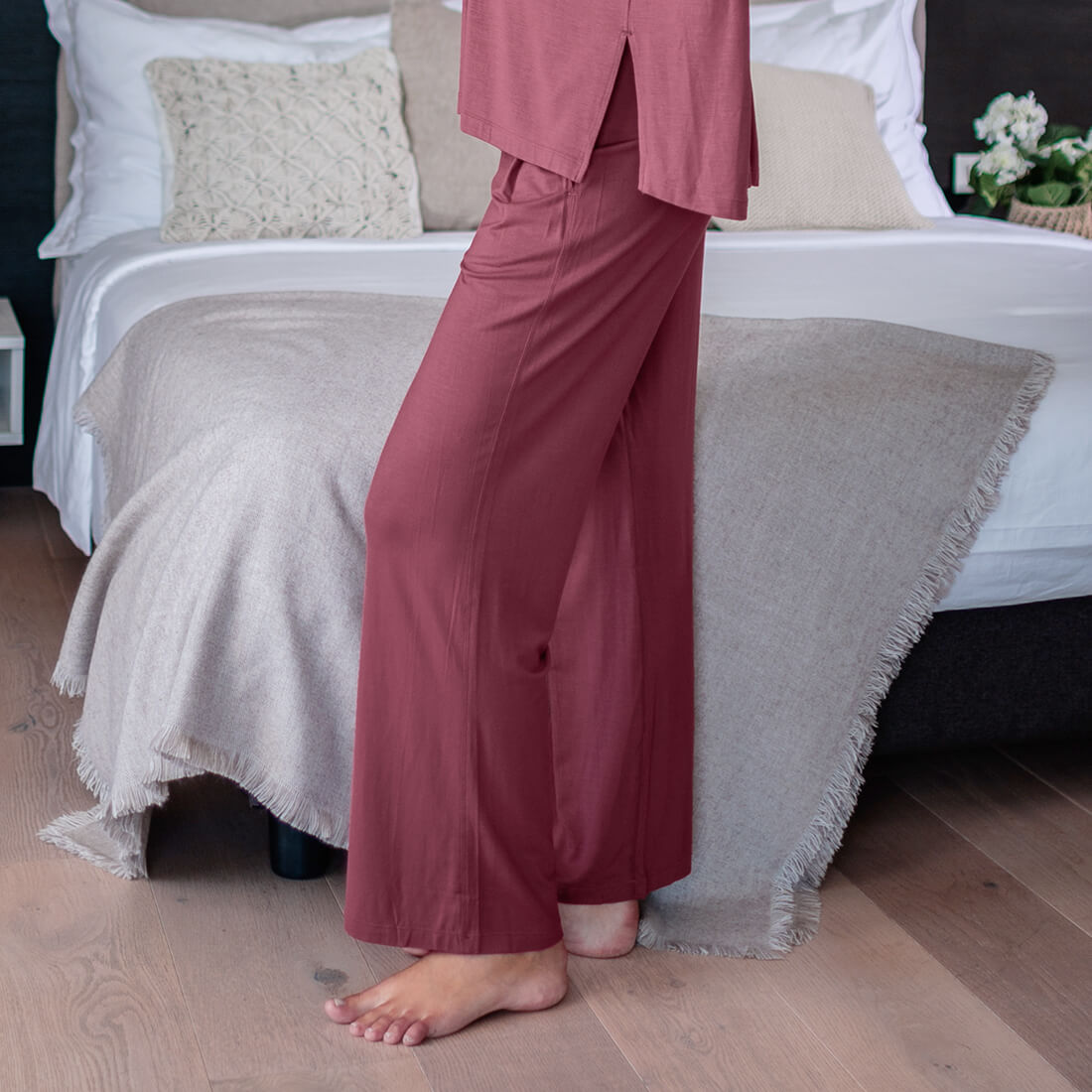 Atmungsaktive Pyjama Hose für Damen || Maroon