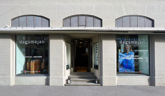 TRIFF UNS IN DER THEATERSTRASSE 4
