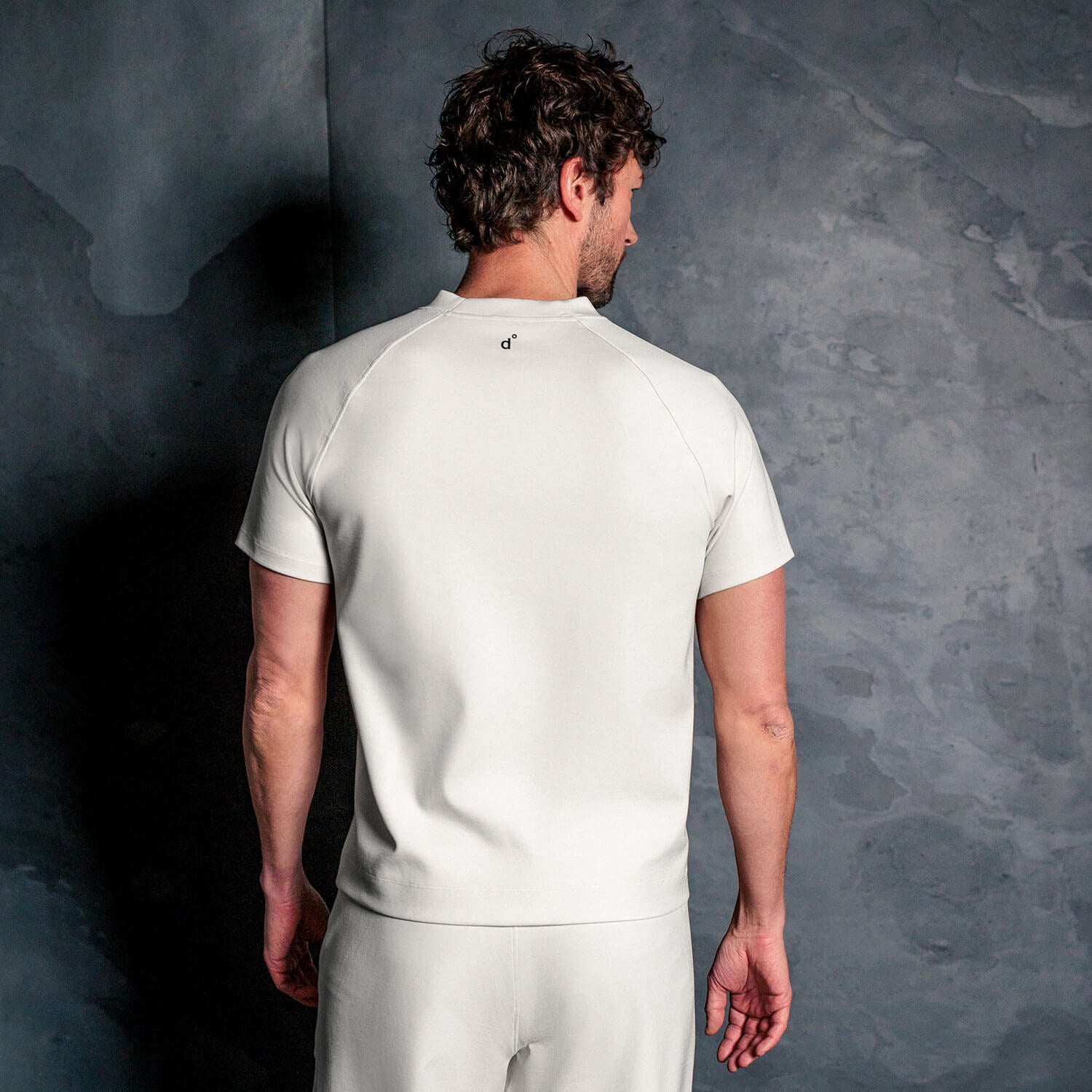 Bequeme Kleidung zum Reisen für Herren || Sandstone