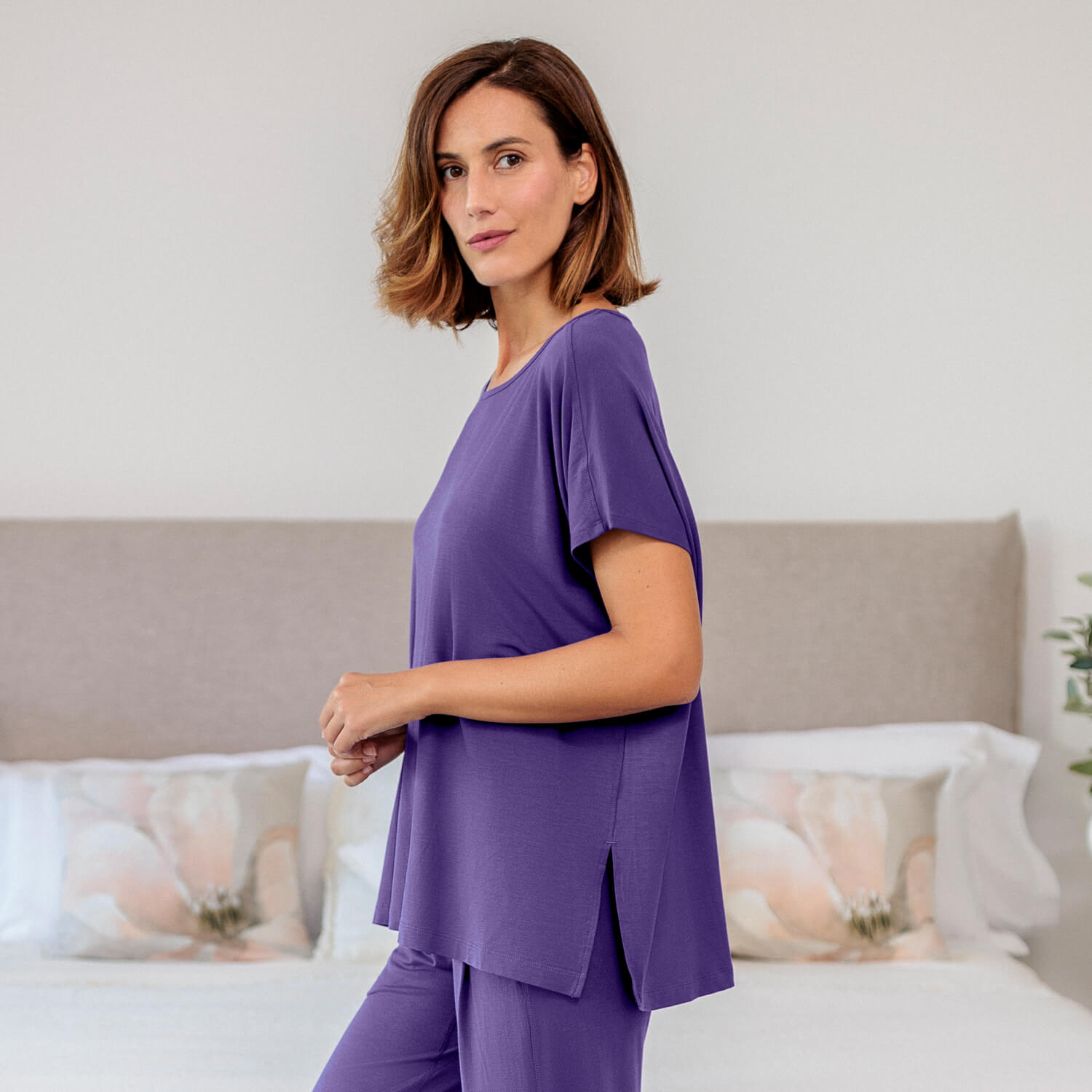 T-Shirt in lockerer Passform || Deep purple