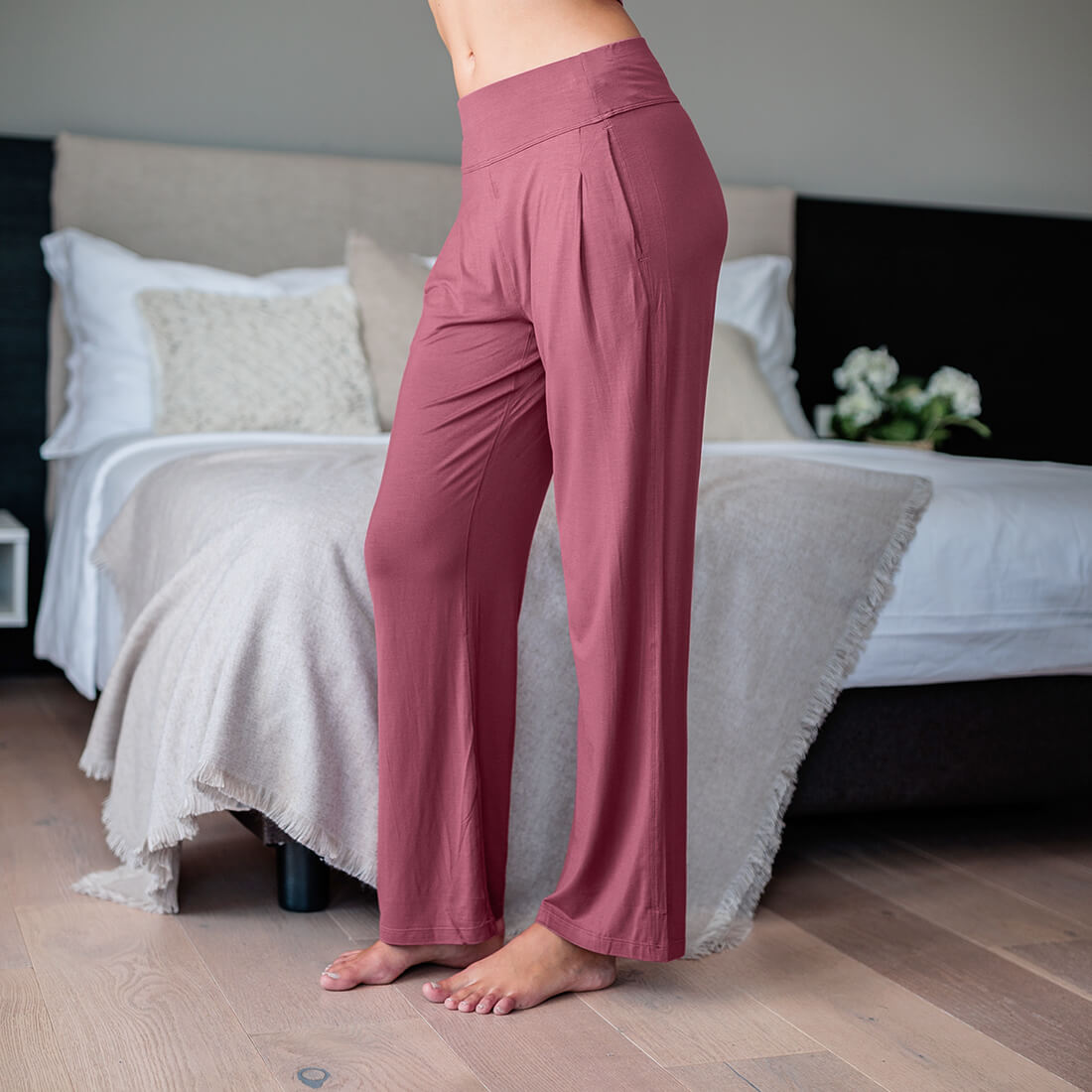 Atmungsaktive Pyjama Hose für Damen || Maroon